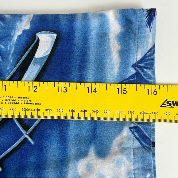 Royal Hawaiian Creations Diamond Head Aloha Shirt Youth 4 - Picture 5 of 6